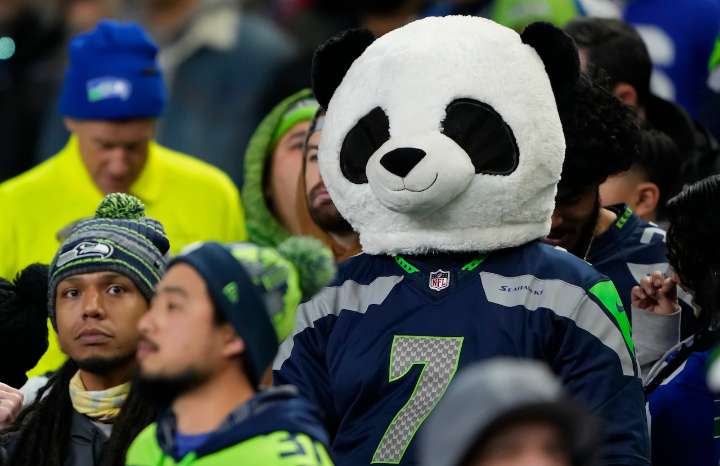 What TV channel is Thursday Night Football on tonight? Watch Seattle Seahawks vs Arizona Cardinals streaming live on demand for free; TNF kickoff time, spread, odds