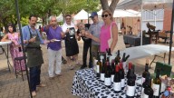 El barrio de San José acerca el vino a los zaragozanos: "Hay que poner en valor el trabajo de nuestras bodegas"