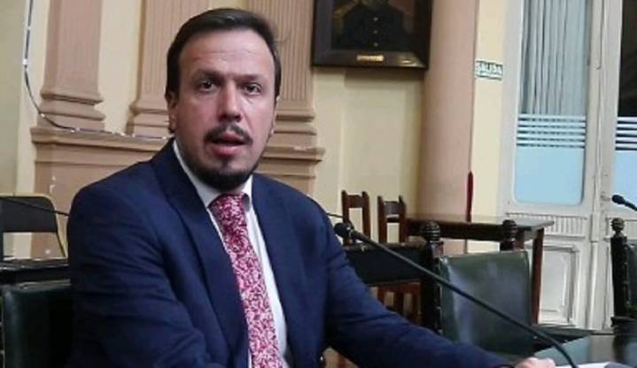 «No lo veo bien» | Mandaron a diputado libertario salteño a tomar «un rivotril» en medio de la sesión ordinaria