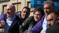 Procesaron al principal acusado de arrojarle piedras a Javier Milei durante la caravana libertaria
