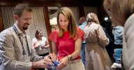Utah's first lady leads Olympic service project