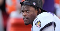 Lamar Jackson strains hamstring and Ravens lose 4 other starters to injuries in loss to Chiefs