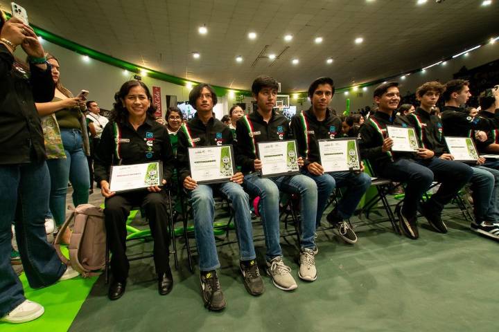 ESTADO RECONOCE A ESTUDIANTES POR CAMPEONATO DE ROBÓTICA INTERNACIONAL