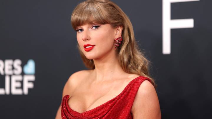 Taylor Swift Sets 'Graham Norton' and 'Fallon' Late