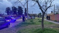Escalada de violencia: un brutal tiroteo en barrio Loyola Norte dejó dos heridos y dos policías baleados