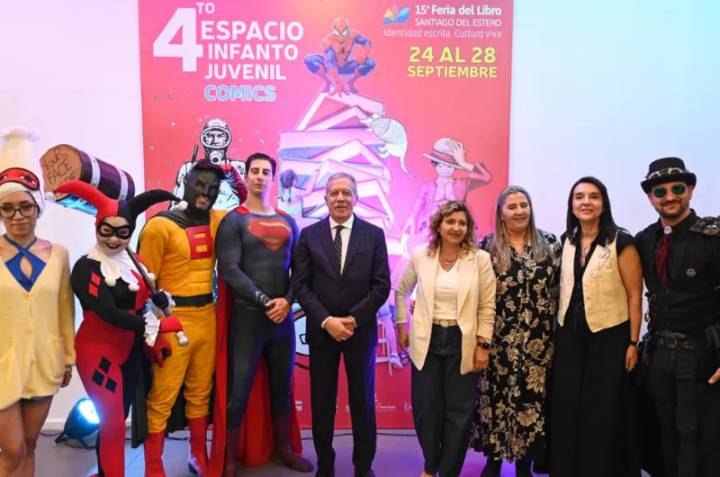 El jefe de Gabinete recorrió el 4º Espacio Infanto Juvenil y de Cómics en el CCB