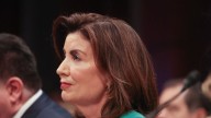 Hochul se alinea con la izquierda radical y respalda a Zohran Mamdani para la alcaldía de Nueva York