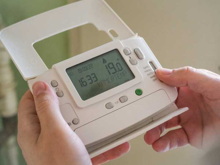 Llegó el otoño: ¡Ahorra energía y dinero con pequeños cambios en tu hogar!