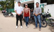 Atenea Gómez Ricalde supervisa avances de la obra de pavimentación en la calle de acceso al Bachilleres de Ciudad Mujeres