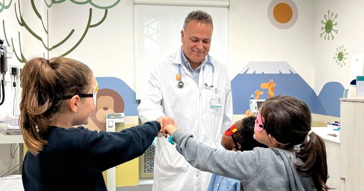 La Consejería de Salud empieza a implantar en Andalucía el teléfono permanente para las familias de menores con cuidados paliativos