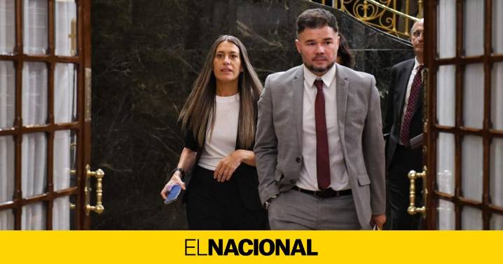 Junts y ERC se disputan la paternidad de la obligatoriedad del catalán en servicios de atención a los clientes