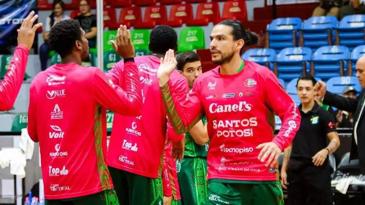 Santos del Potosí visita a Panteras de Aguascalientes en la LNBP