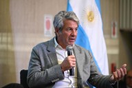 El equipo económico dijo que no habrá prórroga de la suspensión de las retenciones y espera un impacto reactivador