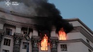 Rusia golpea la sede del gobierno ucraniano en su mayor bombardeo de la guerra