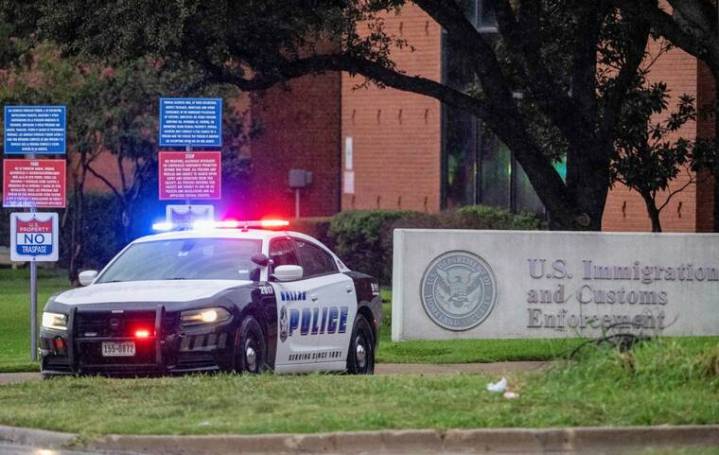 2 dead, including suspect, in shooting at Dallas ICE facility