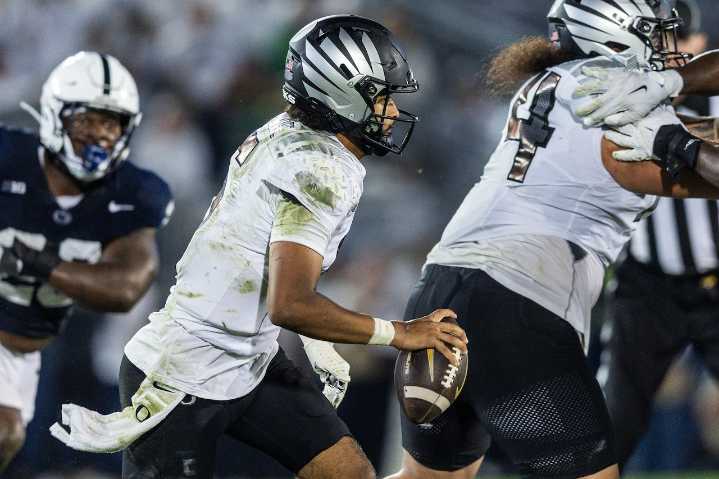 Oregon converts 5 fourth downs in 30