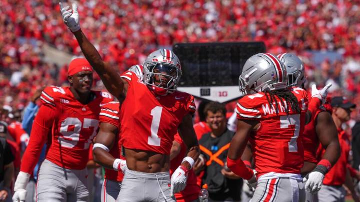 AP Top 25 poll: Ohio State back at No. 1 after downing Texas, LSU makes big jump after prime