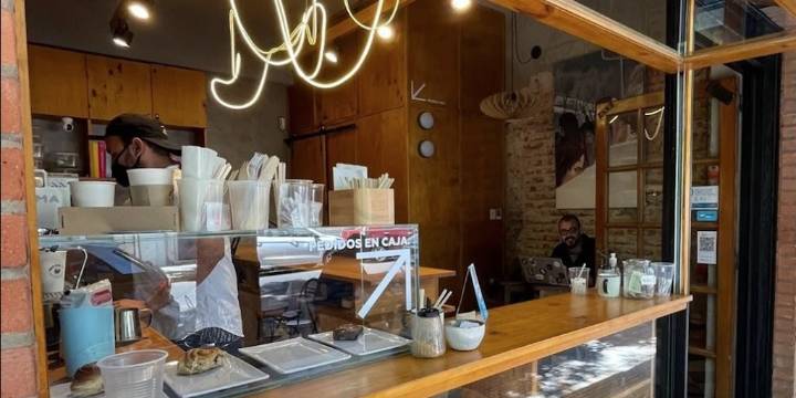 Fin del boom de las cafeterías de especialidad: el consumo cayó más de 15% y empezaron los cierres