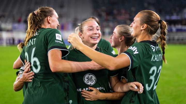 Racing Louisville moves into playoff position
