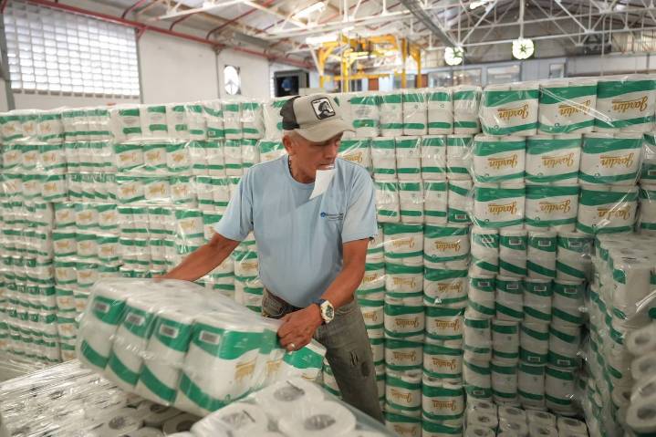 Fortalecen producción nacional de aseo personal