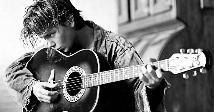 Ethan Hawke Reveals River Phoenix’s Early Struggles in Hollywood