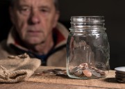 Los adultos mayores son cada vez más pobres en EE.UU.