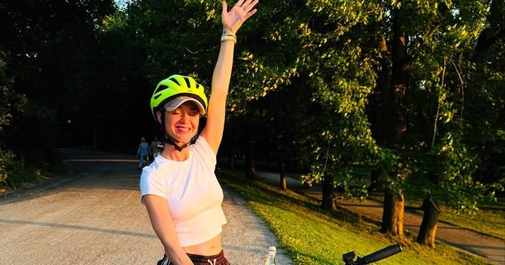 Katy Perry Uses This Moisturizer to Clear Up Her Acne