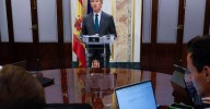 Feijóo avisa a Sánchez de que la "persecución judicial ya no cuela" y lo sitúa como "responsable del lodazal" de corrupción