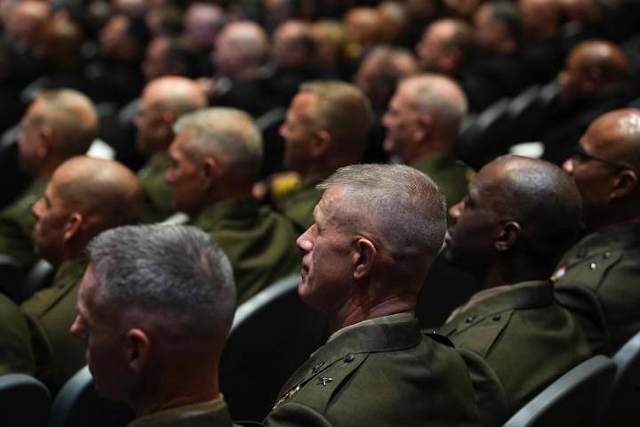 EE. UU. anuncia que recuperará el “estándar masculino” en un Ejército, sin gordos ni barbudos