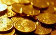 Mantiene oro rally alcista y se enfila a los 3,700 dólares