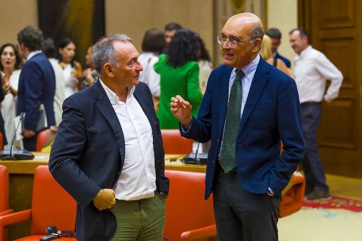 Sumar admite que hay un "auténtico coladero" en el embargo a Israel y exige limitar la cláusula de excepciones