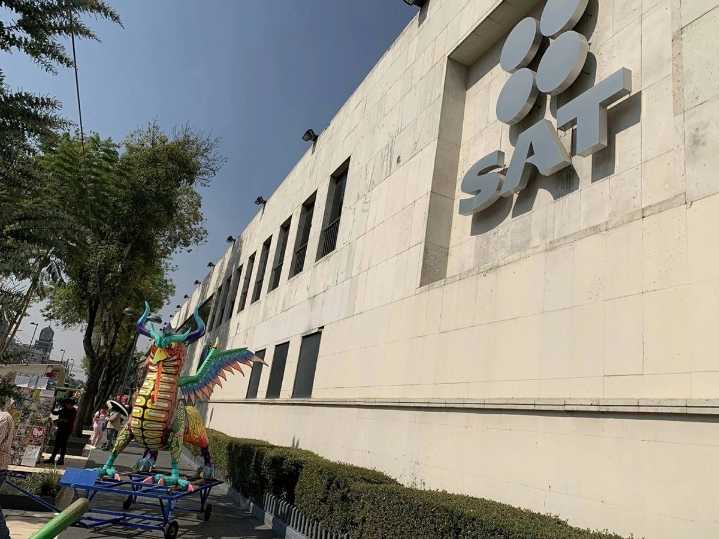 Detecta SAT red de evasión fiscal encabezada por agentes aduanales