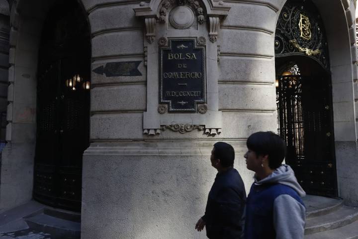 Bolsa de Santiago hace historia y supera por primera vez los 9.000 puntos: los factores