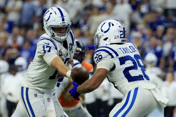 Indianapolis Colts at Rams: Who has the edge?