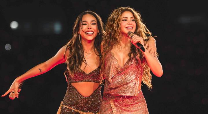 Shakira invita a Danna a su último concierto en México y hacen estallar el escenario con ‘Soltera’