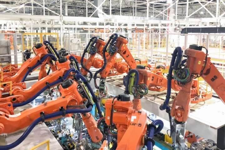 China impulsa su ejército de robots industriales con más de 2 millones en fábricas