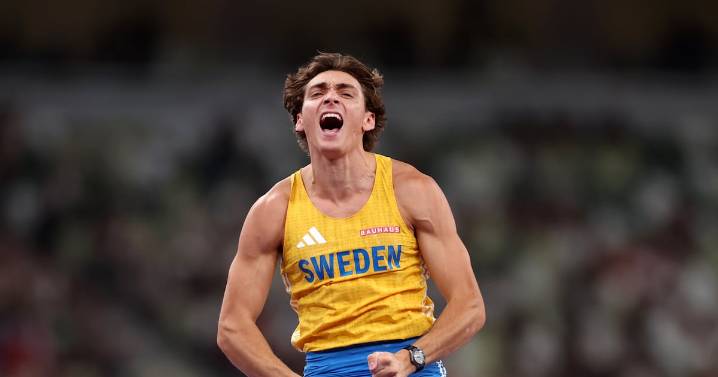 Duplantis consigue su tercer título mundial en el salto con garrocha con una histórica marca