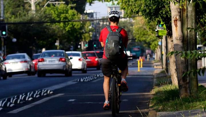 Estación Central debe pagar $4,6 millones a ciclista que se cayó en ciclovía mal cuidada