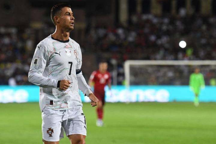 Cristiano Ronaldo anota doblete ante Armenia y se acerca a la marca histórica de los 1.000 goles