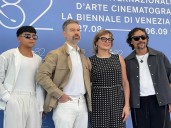 ‘En el camino’ de David Pablos, recibe emotivas ovaciones en Venecia