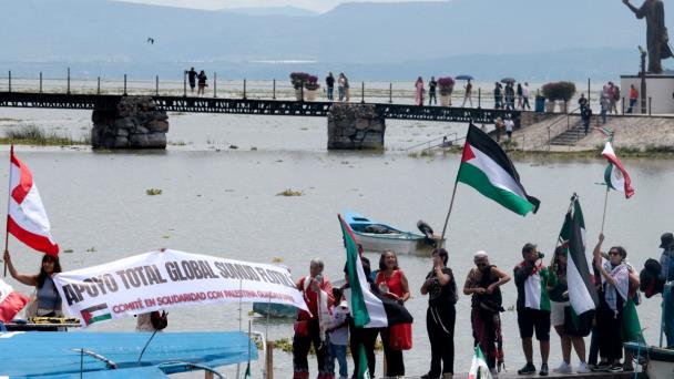 La flotilla con ayuda para Gaza dice que fue impactada por un dron cerca de Túnez