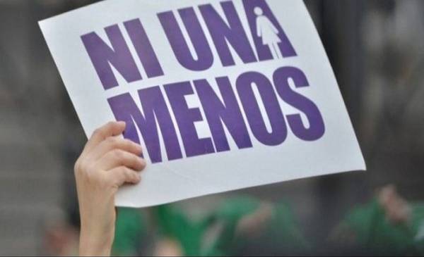 Ni una Menos La Rioja se suma a la marcha por el triple femicidio