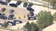 Tiroteo en preparatoria en Denver deja tres adolescentes heridos