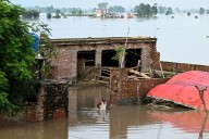 Half a million people flee their homes in Pakistan’s Punjab to escape flooding
