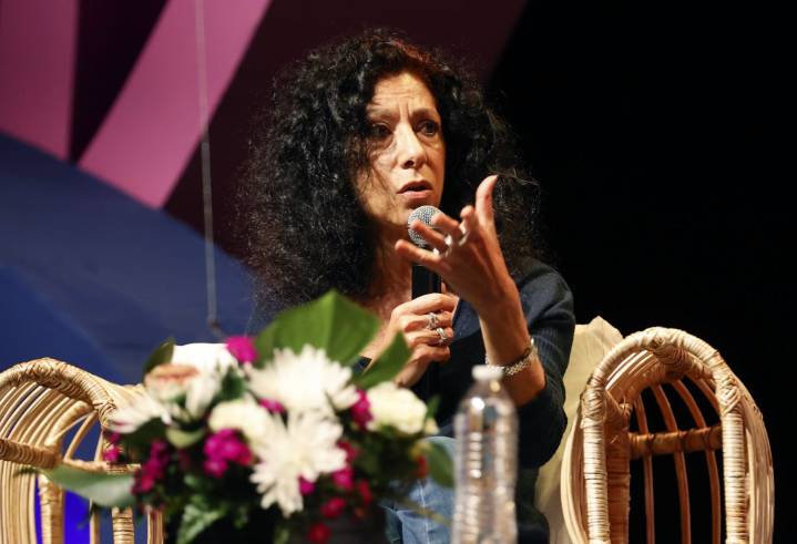 Leila Guerriero alerta sobre el impacto de las redes sociales en el pensamiento propio