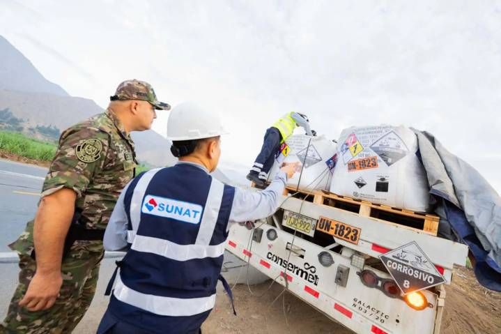 Sunat interviene más de 22,500 toneladas de insumos químicos de la minería informal