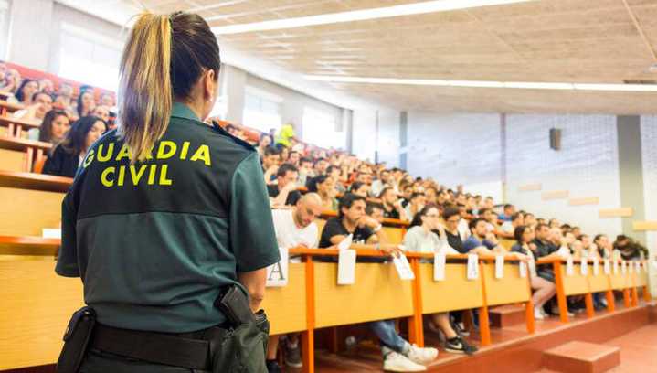 Cerca de 28.000 aspirantes opositan este sábado a una de las 3.18 plazas para ser guardia civil