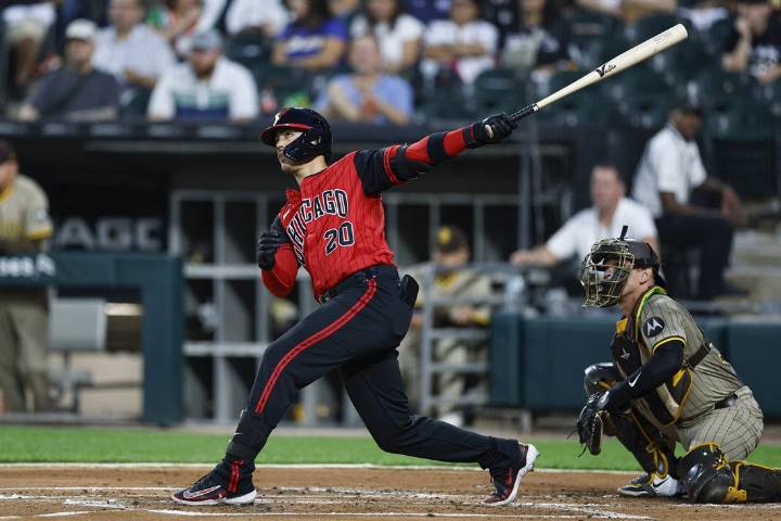 Deadspin | White Sox edge contending Padres, end six-game skid