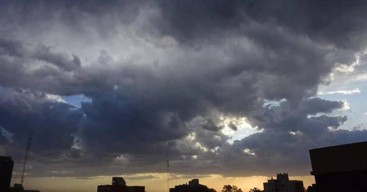 Activan alerta por viento fuerte, tormentas y granizo en seis provincias este lunes