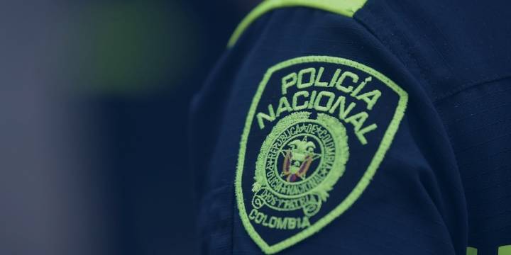 Policías atrapados en Cauca suplicaron ayuda durante ataque; audios revelan angustia bajo fuego: “Nos tienen rodeados”